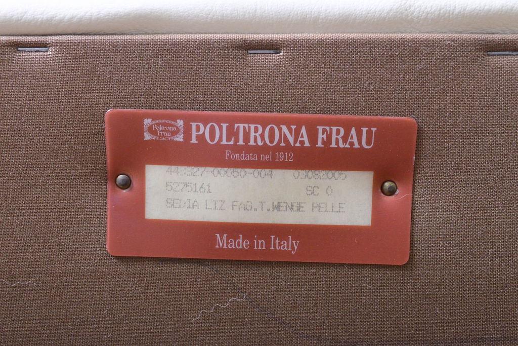 中古　美品　イタリア家具　Poltrona Frau(ポルトローナフラウ)　SEDIA LIZ(セディアリッツ)　スタイリッシュな空間を演出するダイニングチェア2脚セット(椅子、イス、チェア)(定価2脚で約29万円)(R-061528)