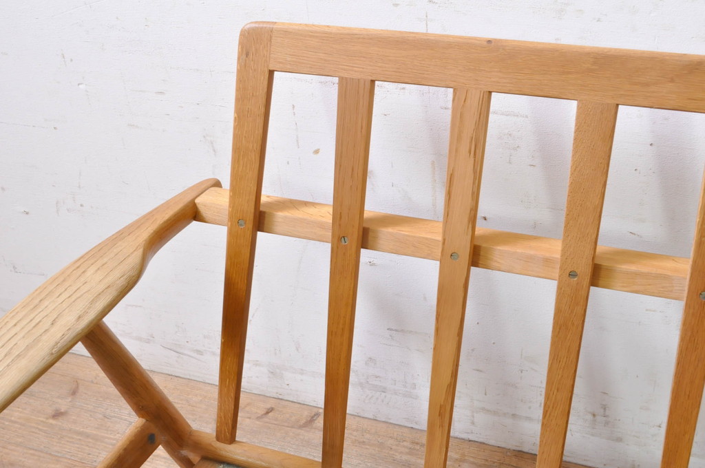 北欧家具　デンマークビンテージ　Hans J Wegner(ハンス・J・ウェグナー)　GETAMA(ゲタマ)　GE240　洗練された佇まいが目を引く3人掛けソファ(3P、三人掛け、アームソファ、トリプルソファ、3シーター、北欧、ヴィンテージ)(R-068268)