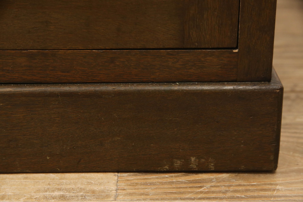 和製アンティーク　昭和中期　ナラ材製　重厚な佇まいが存在感を放つ大振りなデスク(ワークデスク、オフィスデスク、在宅ワーク、在宅用、両袖机)(R-061563)