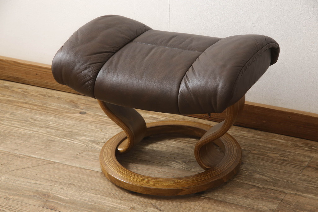 中古　美品　EKORNES(エコーネス)　本革　オットマン付き　ストレスレス レノ クラシック(M)(アームチェア、リクライニングチェア、椅子、一人掛けソファ、1Pソファ)(定価約37万9千円)(R-061288)