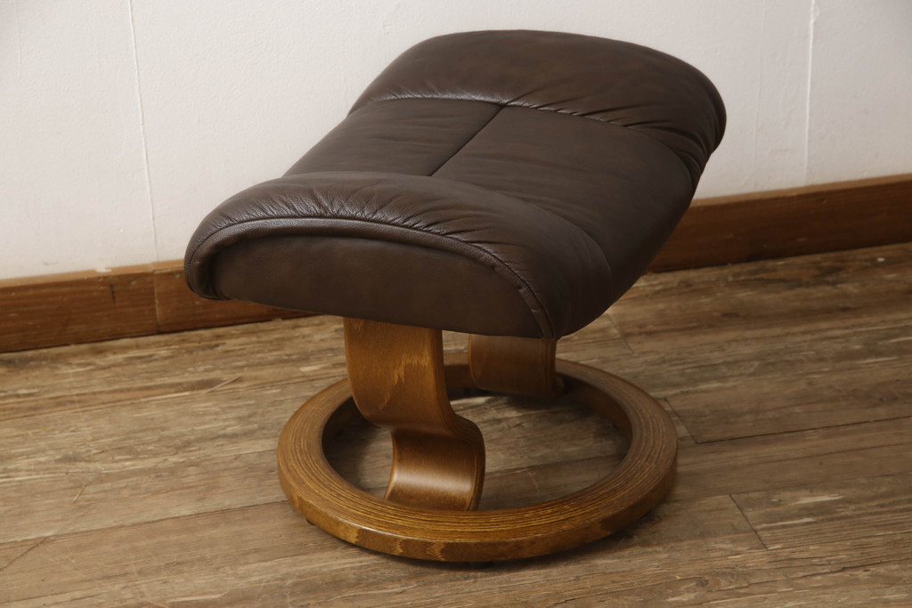 中古　美品　EKORNES(エコーネス)　本革　オットマン付き　ストレスレス レノ クラシック(M)(アームチェア、リクライニングチェア、椅子、一人掛けソファ、1Pソファ)(定価約37万9千円)(R-061288)