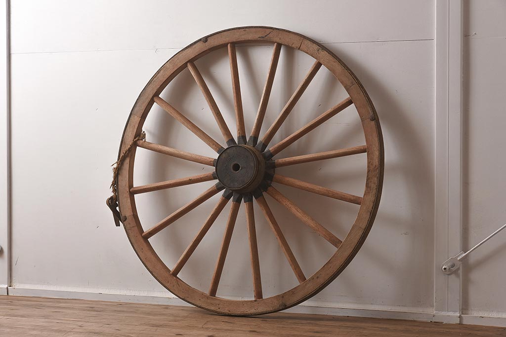 ジャンク品　和製アンティーク雑貨　大正期　古い木製車輪(ディスプレイ雑貨)(R-040407)
