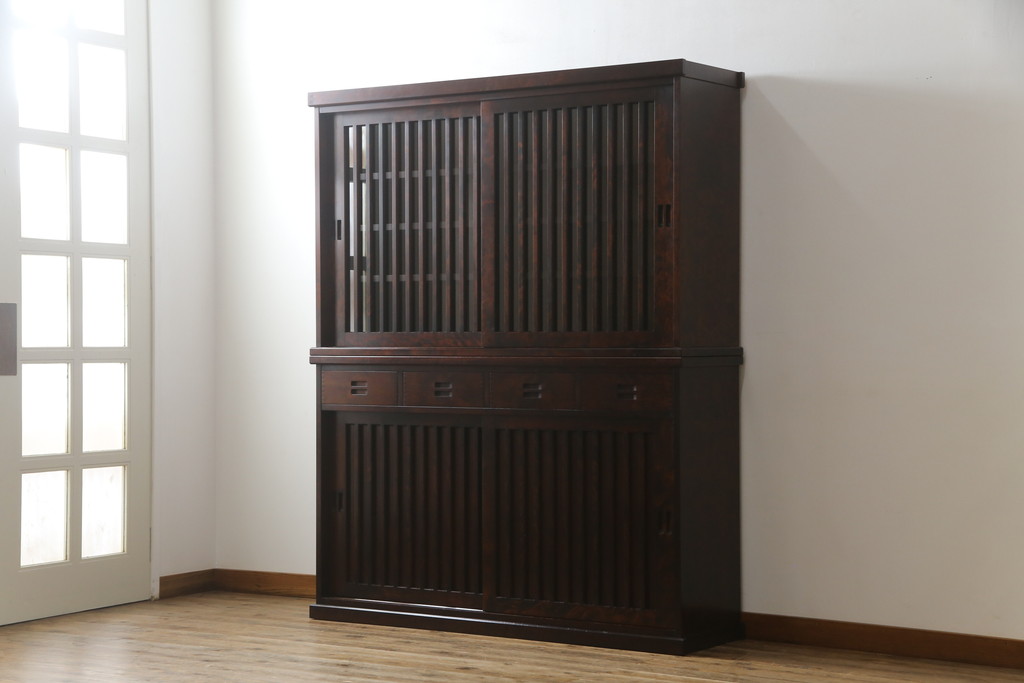 中古　民芸家具　和光　北樹　水屋150K　カバ材　落ち着いた木の色味がシックな雰囲気を醸し出す水屋箪笥(食器棚、戸棚、収納棚、キャビネット)(R-075340)