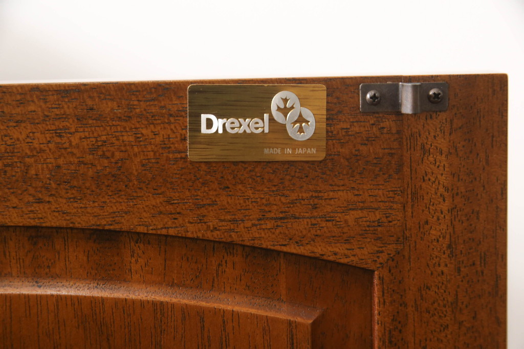 中古　美品　DREXEL HERITAGE(ドレクセルヘリテイジ)　Triune(トライユン)　クラシカルな佇まいのサイドボード(定価約54万円)(キャビネット、リビングボード)(R-057540)