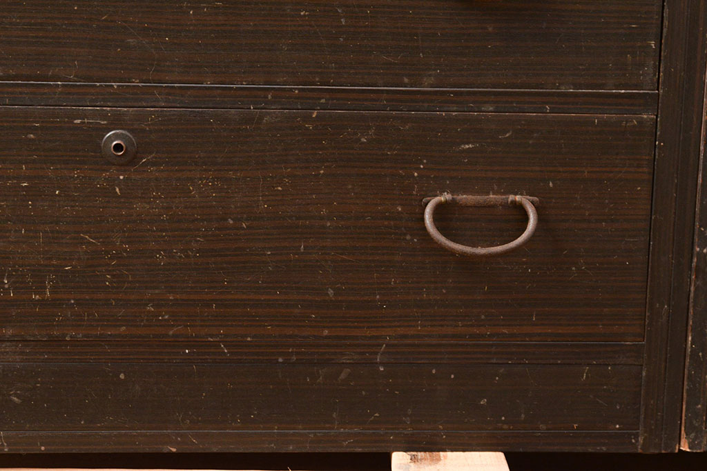 アンティーク家具　栓材　シックな色合いの組み立てタンス・下段左(チェスト)(R-040634)