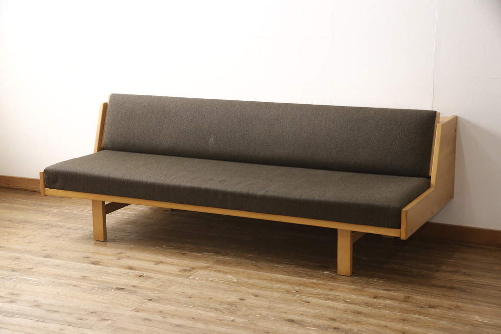 北欧ビンテージ　ビーチ材　デンマーク製　GETAMA(ゲタマ)　Hans J Wegner(ハンス・J・ウェグナー)　GE258　機能性抜群のデイベッド(ソファベッド、3人掛けソファ、ヴィンテージ)(R-058859)