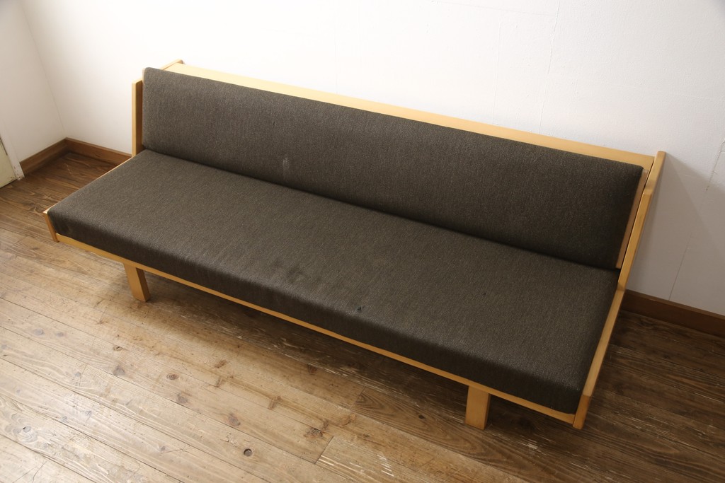 北欧ビンテージ　ビーチ材　デンマーク製　GETAMA(ゲタマ)　Hans J Wegner(ハンス・J・ウェグナー)　GE258　機能性抜群のデイベッド(ソファベッド、3人掛けソファ、ヴィンテージ)(R-058859)