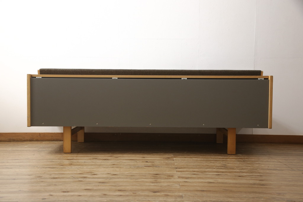 北欧ビンテージ　ビーチ材　デンマーク製　GETAMA(ゲタマ)　Hans J Wegner(ハンス・J・ウェグナー)　GE258　機能性抜群のデイベッド(ソファベッド、3人掛けソファ、ヴィンテージ)(R-058859)