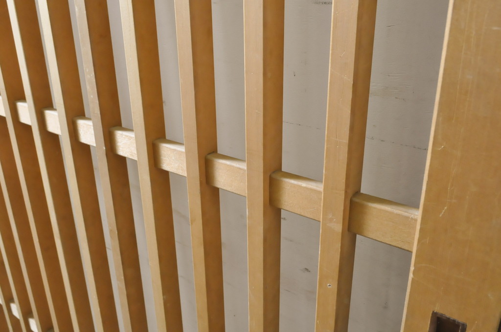 中古　高級品　滑らかな木肌が美しい!数寄屋の荒格子戸2枚セット(建具、引き戸)(R-063793)