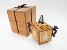 明治期　伊万里　染付　窓絵　約40cm　1尺3寸　草花文が美しい大皿(菊?、陶器、尺皿、風景、和食器、和皿、一尺三寸)(R-078891)　