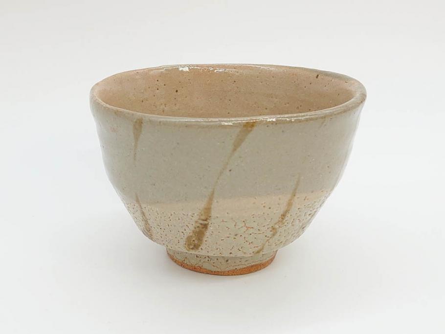 重要無形文化財　人間国宝　濱田庄司(浜田庄司)　益子焼　約14cm　4.4寸　優しい色合いで和の雰囲気を醸し出す鐵絵茶碗(鉄絵、抹茶碗、茶道具、茶器、和食器、四寸四分、共箱付き)(R-070848)