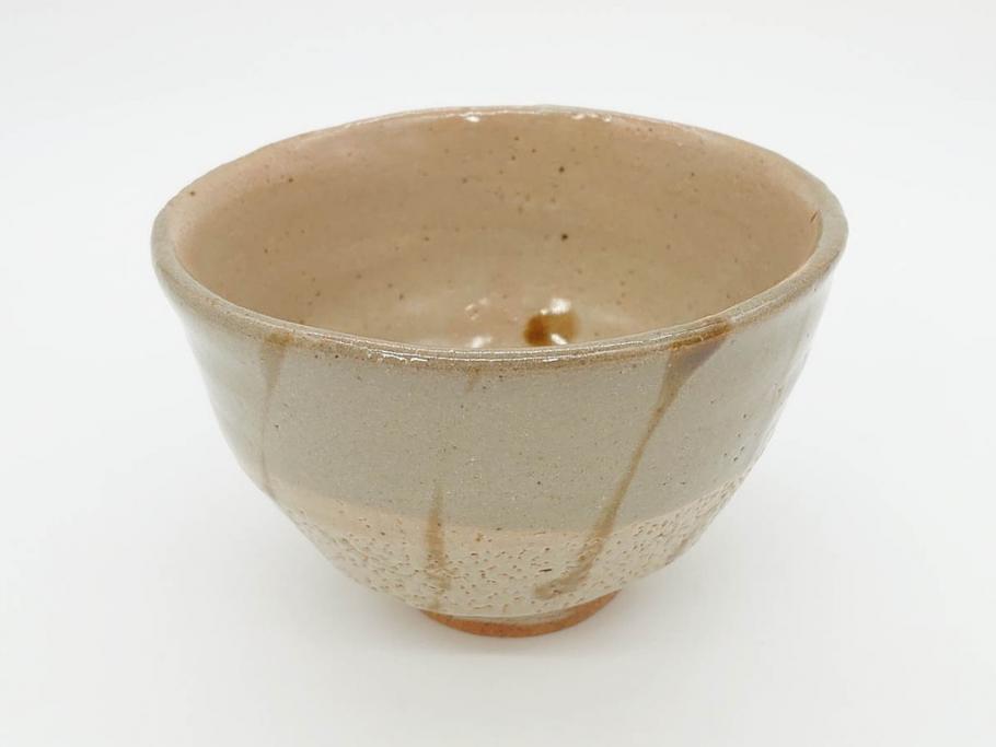 重要無形文化財　人間国宝　濱田庄司(浜田庄司)　益子焼　約14cm　4.4寸　優しい色合いで和の雰囲気を醸し出す鐵絵茶碗(鉄絵、抹茶碗、茶道具、茶器、和食器、四寸四分、共箱付き)(R-070848)