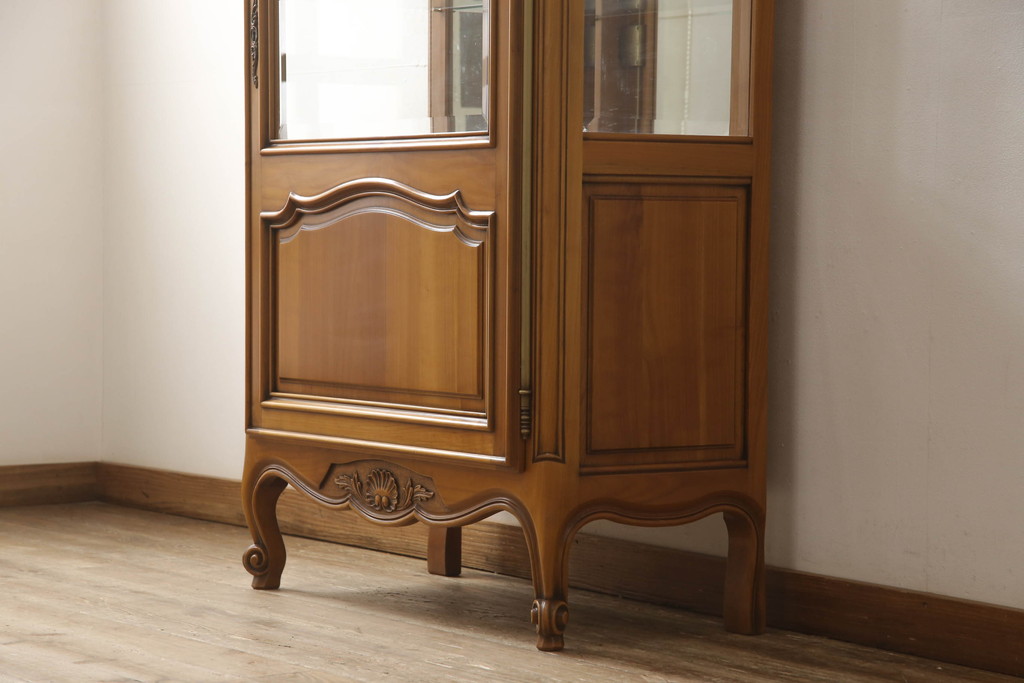 中古　フランス高級家具　MEUBLES HAY　品のある佇まいが美しいキャビネット(キュリオケース、戸棚、収納棚、飾り棚、ガラスケース)(R-063371)