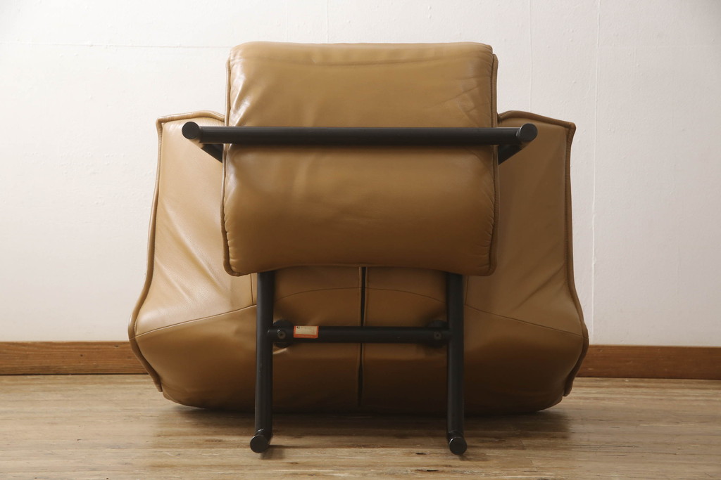 中古　美品　Cassina(カッシーナ)　VERANDA(ヴェランダ) カフェオレ色が落ち着いた雰囲気を醸し出す1Pソファ(一人掛け)(定価約80万円)(R-059915)