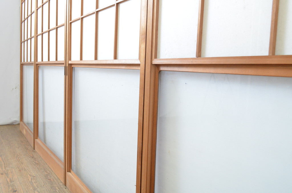 レトロ建具　昭和レトロ　温かな木の色味が魅力の雪見障子戸4枚セット(建具、引き戸、擦り上げ障子戸、擦上障子戸、ガラス戸)(R-063704)