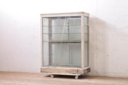 レトロ家具　一本物　シンプルなデザインが取り入れやすいガラス戸棚(キャビネット、収納棚、食器棚)(R-040767)