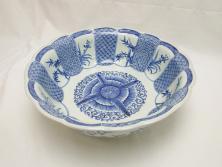 太明成化年製　古伊万里　染付　蛸唐草文　松竹梅図　1尺3寸皿　約42cm　繊細な美しい絵付けに魅了される大皿(一尺三寸、和食器、和皿)(R-073180)
