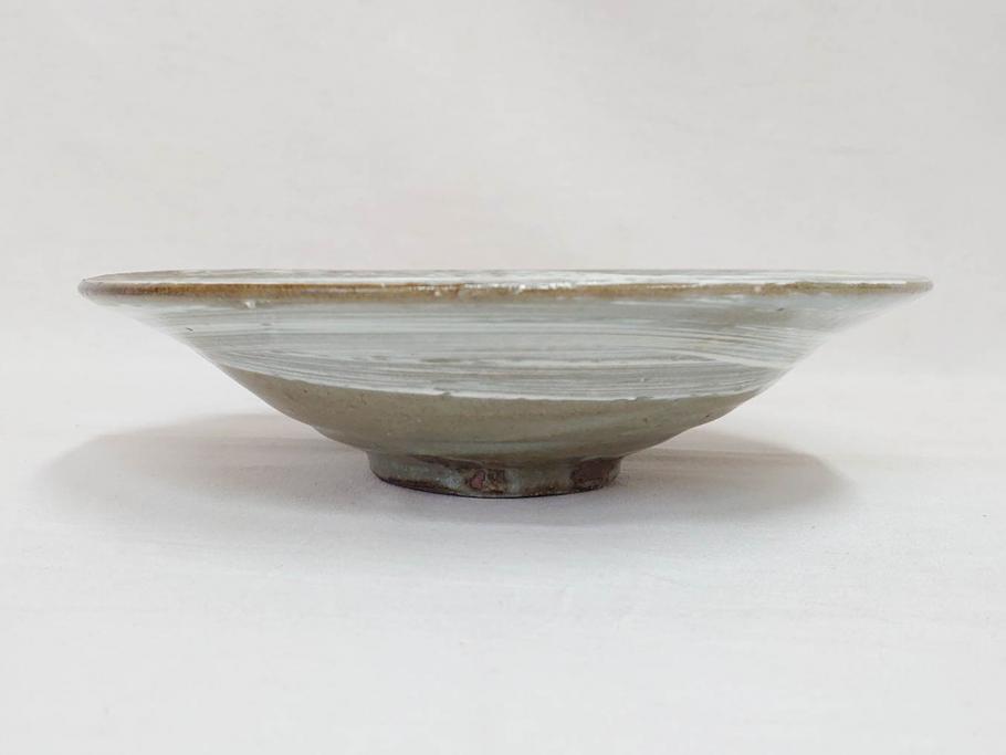 小林東五　對州窯　刷毛目(はけめ)　約21cm　6.9寸　上品な和の趣溢れる平皿(深皿、和皿、和食器、六寸九分、共箱付き)(R-070867)