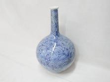 レトロ雑貨　丸みを帯びたシルエットがレトロなガラス瓶(ガラスビン、角瓶)(R-039878)