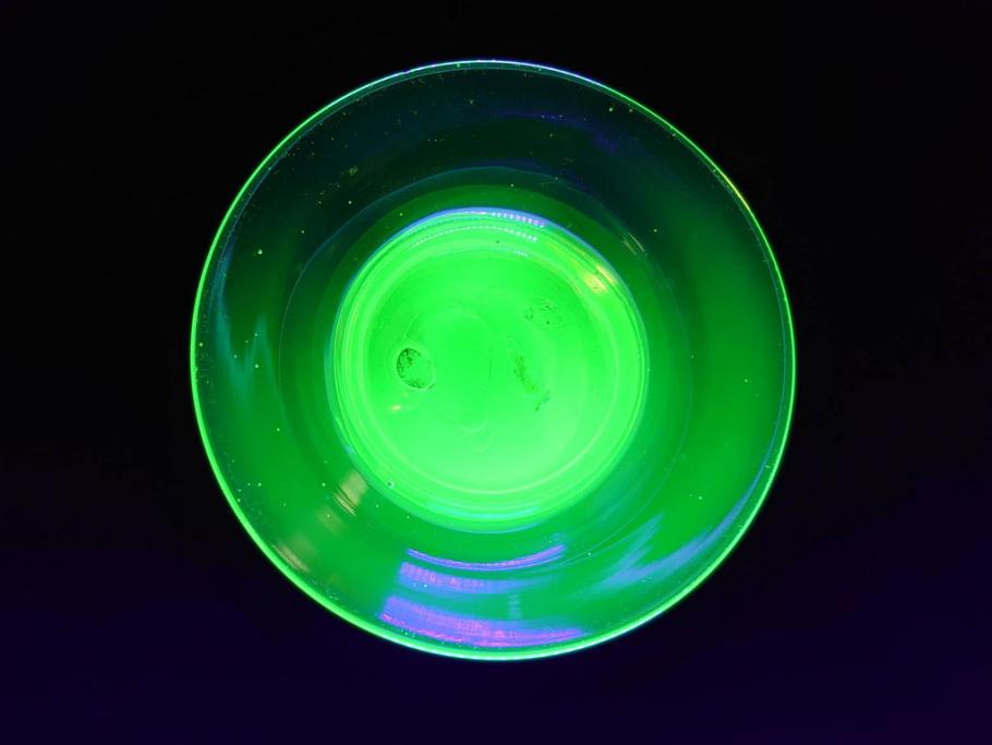 明治〜大正期　当時物　棗型(なつめ形)　可愛らしい色合いがおしゃれな雰囲気溢れる三色氷コップ(ウランガラス、グラス、和ガラス、乳白ぼかし)(R-070957)