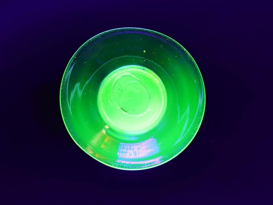明治〜大正期　当時物　棗型(なつめ形)　可愛らしい色合いがおしゃれな雰囲気溢れる三色氷コップ(ウランガラス、グラス、和ガラス、乳白ぼかし)(R-070959)