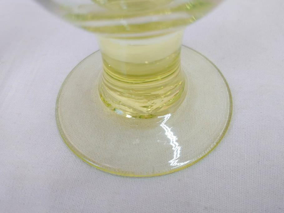 明治〜大正期　当時物　棗型(なつめ形)　可愛らしい色合いがおしゃれな雰囲気溢れる三色氷コップ(ウランガラス、グラス、和ガラス、乳白ぼかし)(R-070960)
