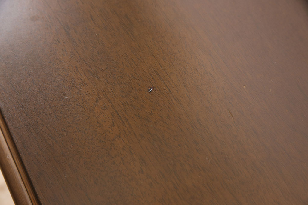 中古　カリモク家具(karimoku)　domani(ドマーニ)　Louis(ルイ)XVシリーズ　流れるような曲線が美しいセンターテーブル(リビングテーブル)(R-052163)