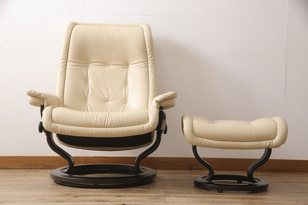 中古　超美品　EKORNES(エコーネス)　本革　ロイヤルシリーズ　オットマン付き　ストレスレスチェア(定価約46万円)(リクライニングチェア、アームチェア、椅子)(R-053070)