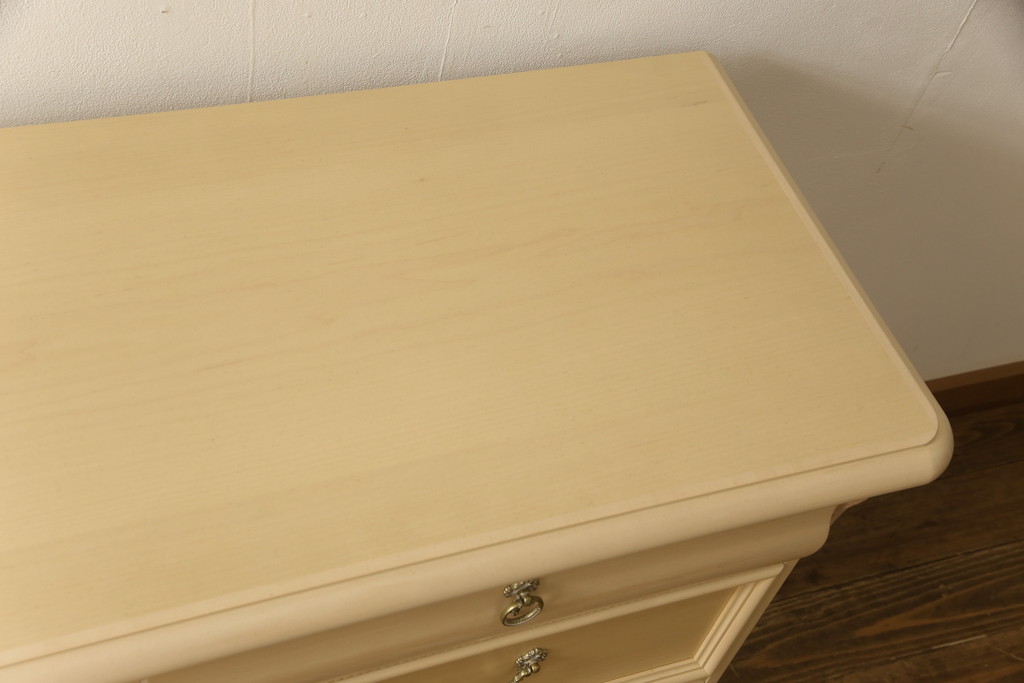 中古 美品 リンホーリン(LYNN HOLLYN) 淡い色調が上品なサイドボード 