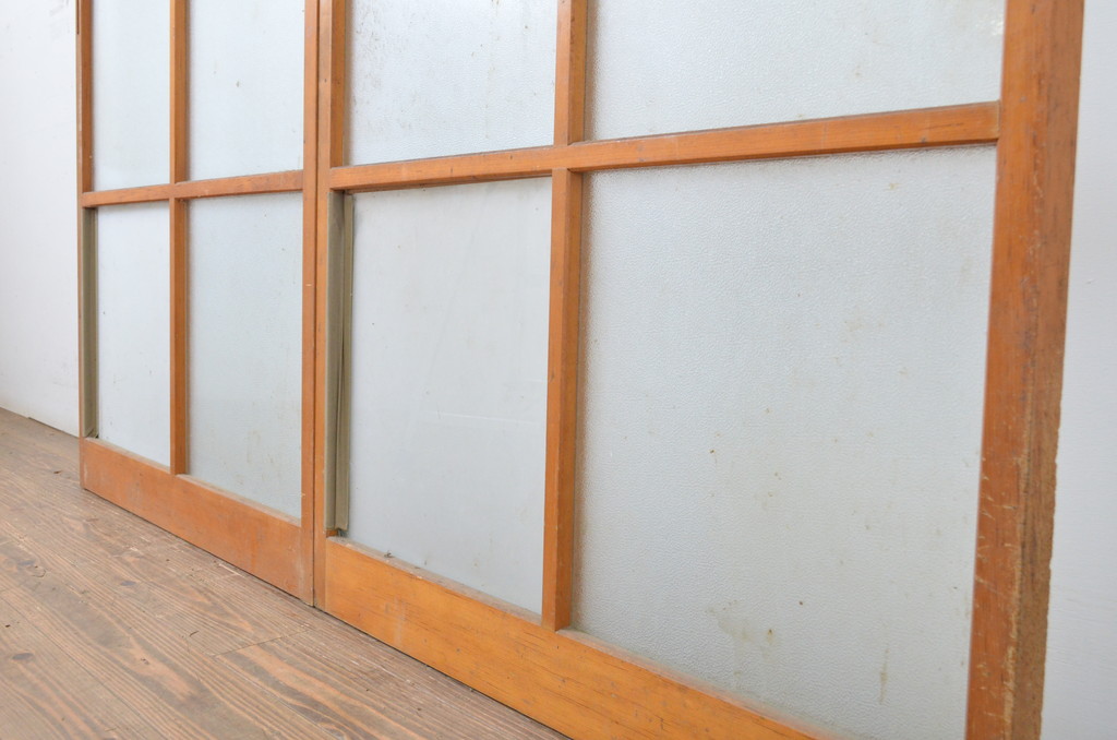 アンティーク建具　昭和レトロな雰囲気漂うガラス戸2枚セット(引き戸)(R-063715)