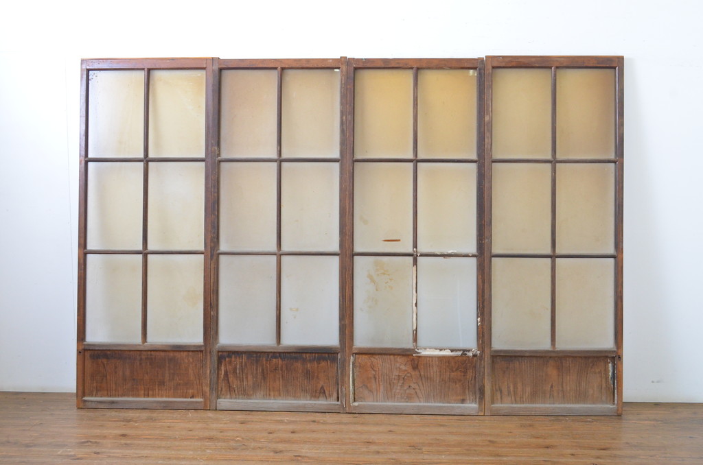 アンティーク建具　どこか懐かしい雰囲気漂う幅狭ガラス戸4枚セット(引き戸)(R-063716)