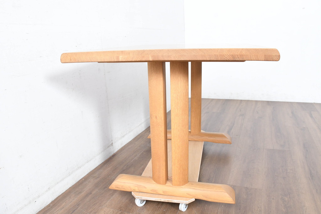 中古　美品　飛騨産業　キツツキ　カヤ(KAYA)シリーズ　楢(ナラ)材　お部屋を明るくすっきりとした印象にしてくれる2人掛けダイニングテーブル(二人掛け、2P、作業台)(定価約14万円)(R-084470)