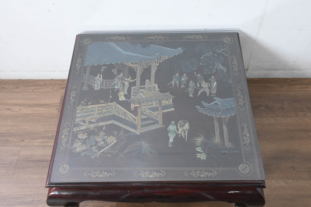 中古　美品!!　ベトナム民芸家具　工芸品　見ごたえのある精彩な細工が目を引くガラス天板の座卓(ローテーブル、センターテーブル、リビングテーブル)(R-084437)