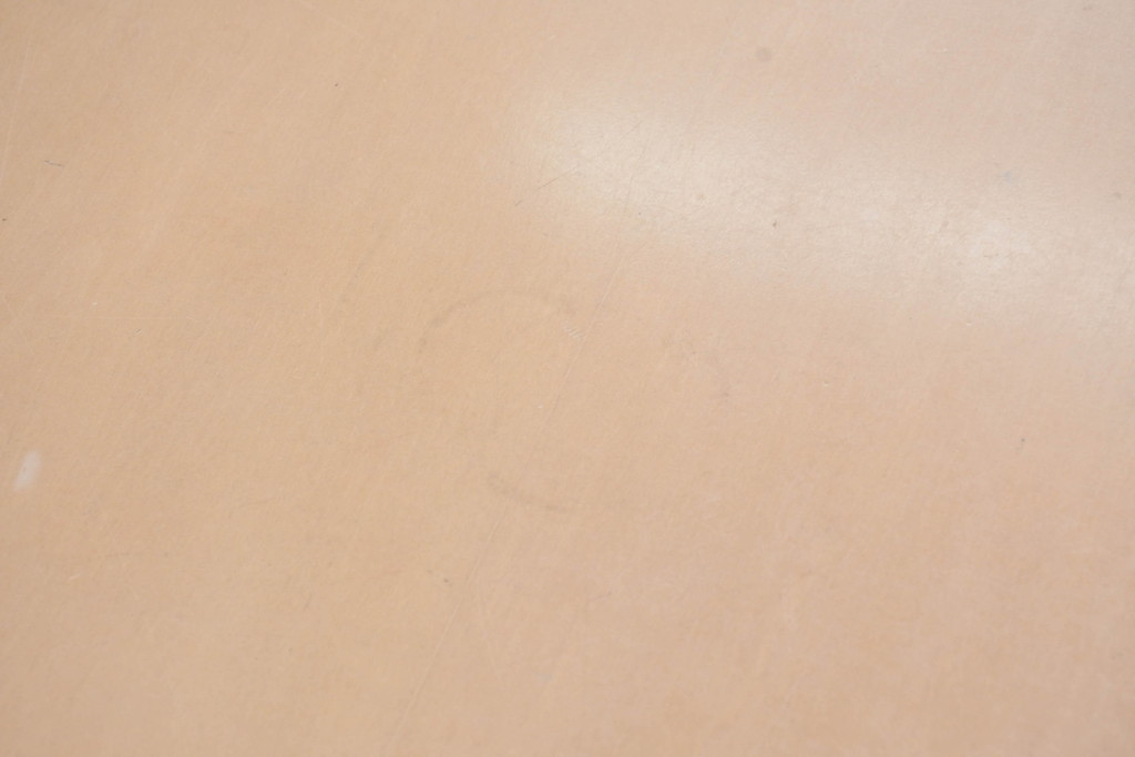 中古　美品　LYNN・HOLLYN(リン・ホーリン)　アンティーク調の可愛らしいデザインがおしゃれなダイニングテーブル(4人掛け、6人掛け、食卓、作業台、机)(R-084440)
