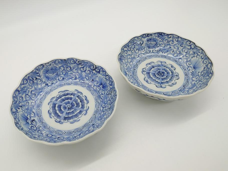 幕末期　伊万里焼　染付　線描き　花唐草文　5寸　約15cm　手描きの温かみが感じられる深皿2枚セット(中皿、変形皿、和食器、和皿、五寸)(R-062085)