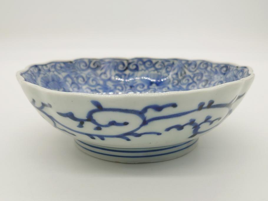 幕末期　伊万里焼　染付　線描き　花唐草文　5寸　約15cm　手描きの温かみが感じられる深皿2枚セット(中皿、変形皿、和食器、和皿、五寸)(R-062085)