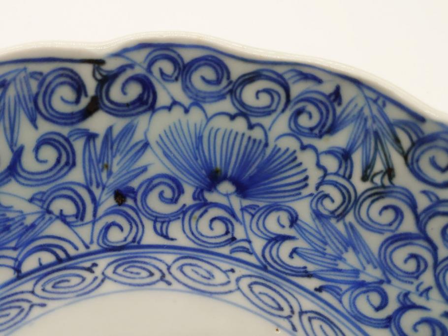 幕末期　伊万里焼　染付　線描き　花唐草文　5寸　約15cm　手描きの温かみが感じられる深皿2枚セット(中皿、変形皿、和食器、和皿、五寸)(R-062085)