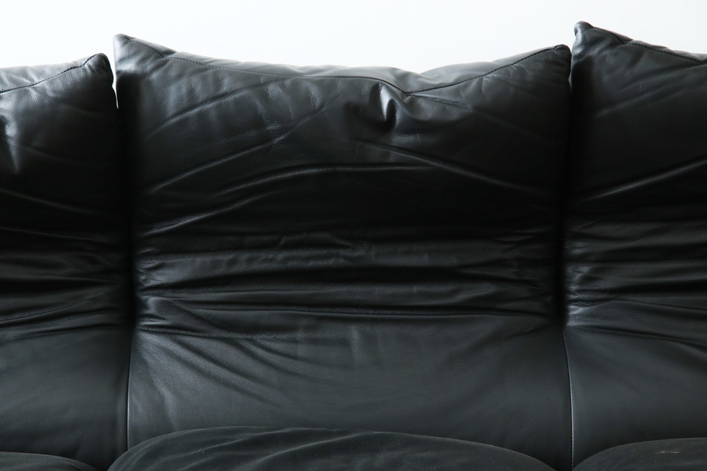 中古　美品　Cassina(カッシーナ)　MARALUNGA(マラルンガ)　高級感あふれる3人掛けソファ(3P、三人掛けソファ)(定価約200～240万円)(R-084359)