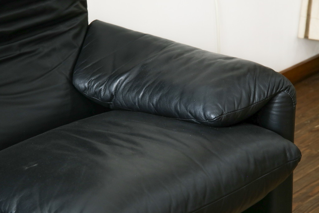 中古　美品　Cassina(カッシーナ)　MARALUNGA(マラルンガ)　高級感あふれる3人掛けソファ(3P、三人掛けソファ)(定価約200～240万円)(R-084359)