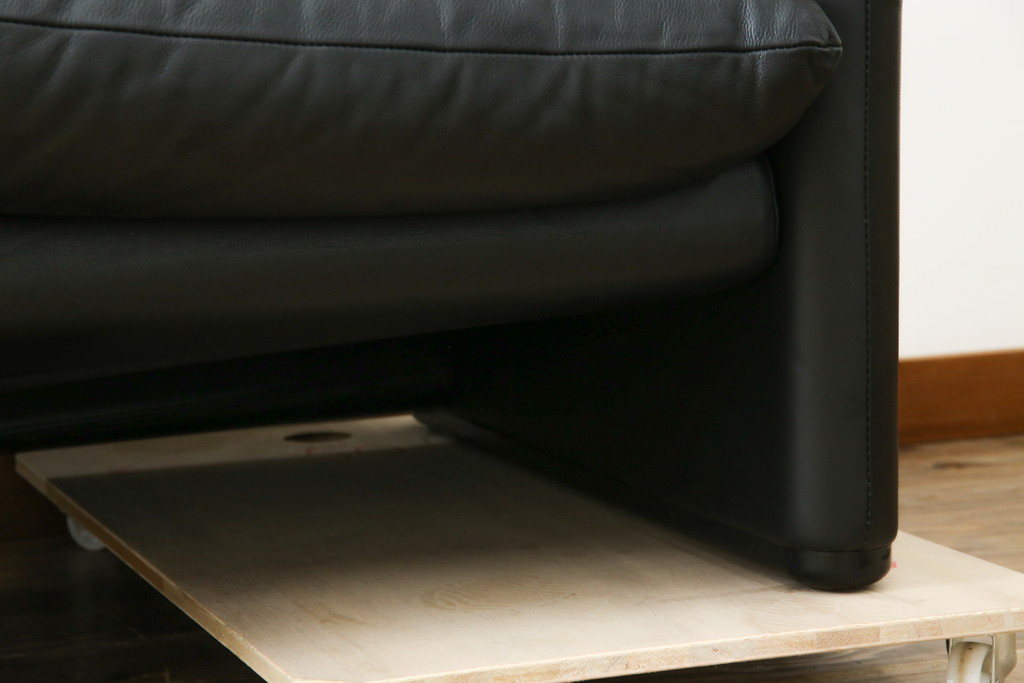 中古　美品　Cassina(カッシーナ)　MARALUNGA(マラルンガ)　高級感あふれる3人掛けソファ(3P、三人掛けソファ)(定価約200～240万円)(R-084359)