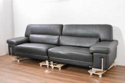 アメリカビンテージ　Hermanmiller(ハーマンミラー社)　Eames Aluminum Group(イームズアルミナムグループ)　エグゼクティブチェア　鮮やかなレッドカラーが空間を彩る回転チェアとオットマンのセット(回転椅子、回転イス、アームチェア、オフィスチェア、フットスツール、ヴィンテージ)(定価約55万円)(R-066558)