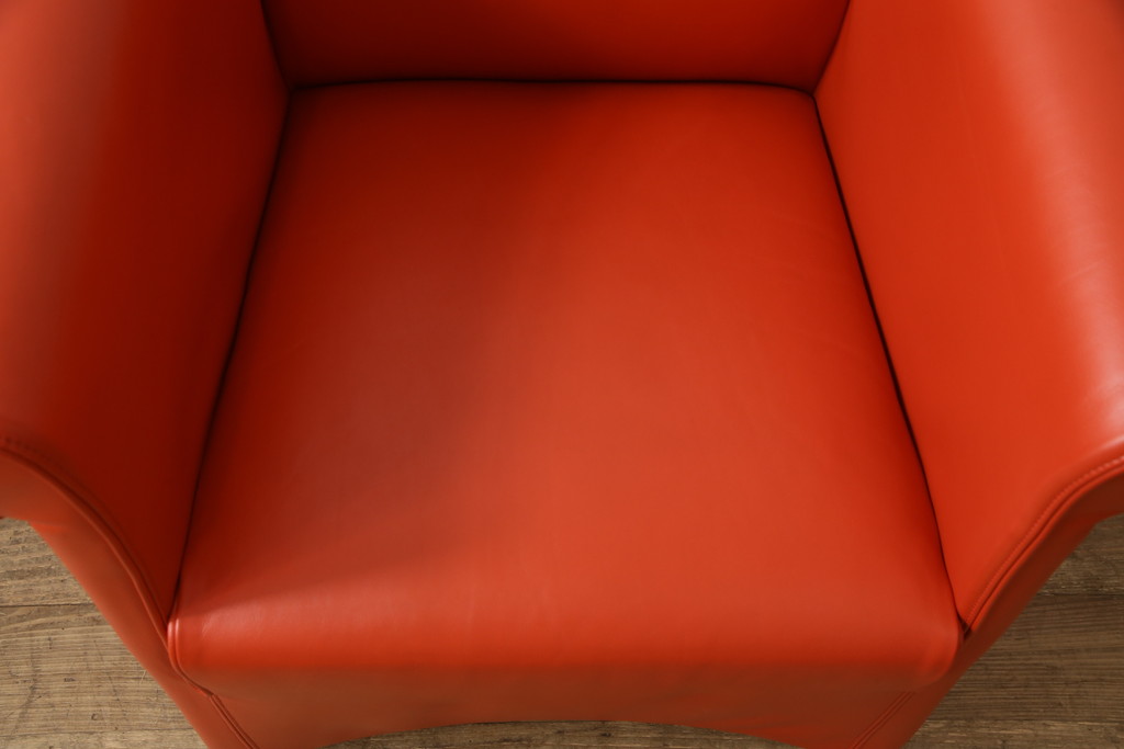中古　美品　IDC大塚家具取り扱い　オーストリア　ヴィットマン(WITTMANN)　色鮮やかなレッドカラーが空間のアクセントになる1人掛けソファ(1Pソファ、一人掛け)(R-054950)