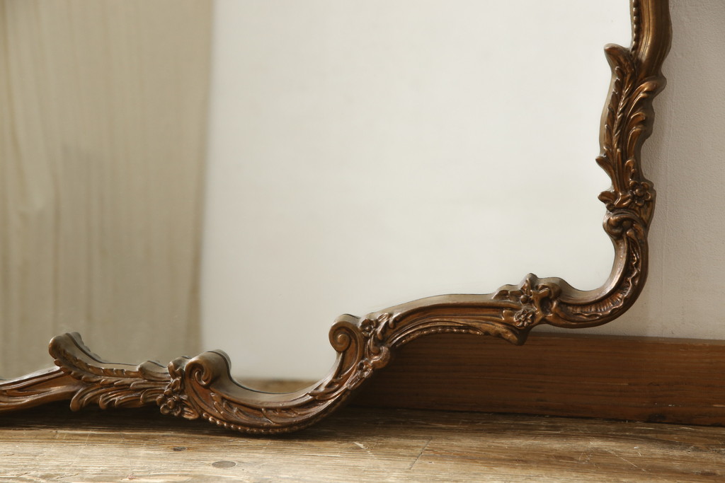 イタリアビンテージ　ぐるりと施された繊細な彫刻が美しいウォールミラー(壁掛け鏡、ヴィンテージ)(R-057507)