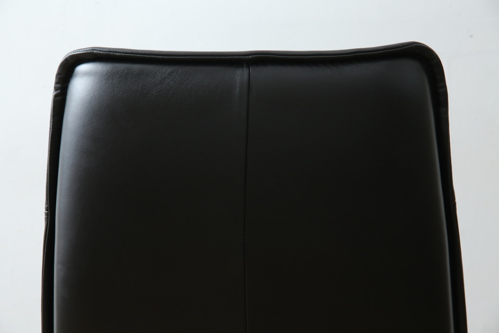 中古　美品　ノルウェー製　EKORNES(エコーネス)　City(シティ)　Mサイズ　オットマン付き!!スタイリッシュなデザインが魅力のストレスレスチェア(スターベース、1人掛けソファ、1Pソファ、アームチェア、リクライニングチェア、フットスツール、北欧、本革、レザーチェア)(定価約30万円)(R-066317)