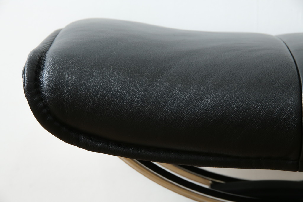 中古　美品　ノルウェー製　EKORNES(エコーネス)　City(シティ)　Mサイズ　オットマン付き!!スタイリッシュなデザインが魅力のストレスレスチェア(スターベース、1人掛けソファ、1Pソファ、アームチェア、リクライニングチェア、フットスツール、北欧、本革、レザーチェア)(定価約30万円)(R-066317)