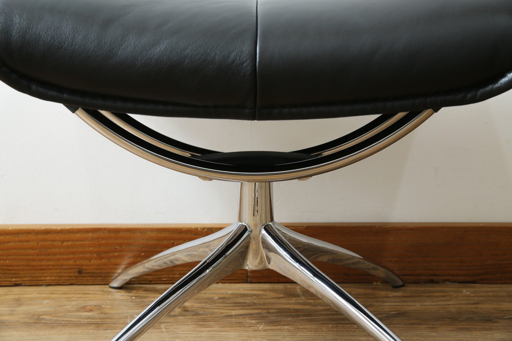 中古　美品　ノルウェー製　EKORNES(エコーネス)　City(シティ)　Mサイズ　オットマン付き!!スタイリッシュなデザインが魅力のストレスレスチェア(スターベース、1人掛けソファ、1Pソファ、アームチェア、リクライニングチェア、フットスツール、北欧、本革、レザーチェア)(定価約30万円)(R-066317)