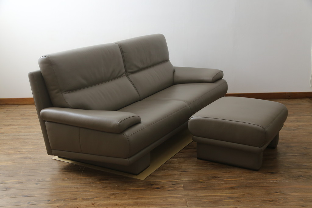 中古　カリモク家具(karimoku)　domani(ドマーニ)　Excel-Life(エクセルライフ)　ZSA3シリーズ　本革(レザー)　スタイリッシュな空間演出におすすめなソファとスツールのセット(3人掛け、3P、アームソファ、オットマン)(定価約107万円)(R-074269)