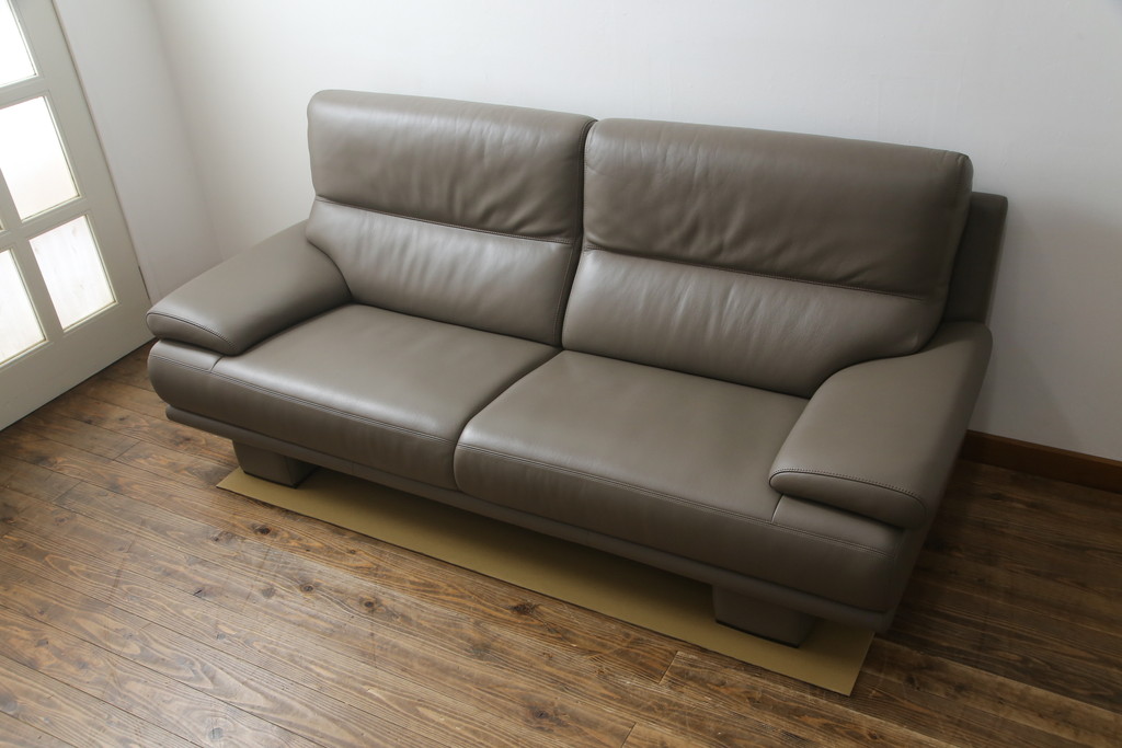 中古　カリモク家具(karimoku)　domani(ドマーニ)　Excel-Life(エクセルライフ)　ZSA3シリーズ　本革(レザー)　スタイリッシュな空間演出におすすめなソファとスツールのセット(3人掛け、3P、アームソファ、オットマン)(定価約107万円)(R-074269)