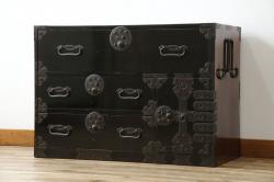和製アンティーク　美品!!　上手物!!　内部桐(キリ)材　上品な丸金具の黒漆塗り庄内箪笥ローボード(時代箪笥、和たんす、整理たんす、収納タンス、衣装タンス、ローチェスト、テレビ台、テレビボード、引き出し)(R-078489)