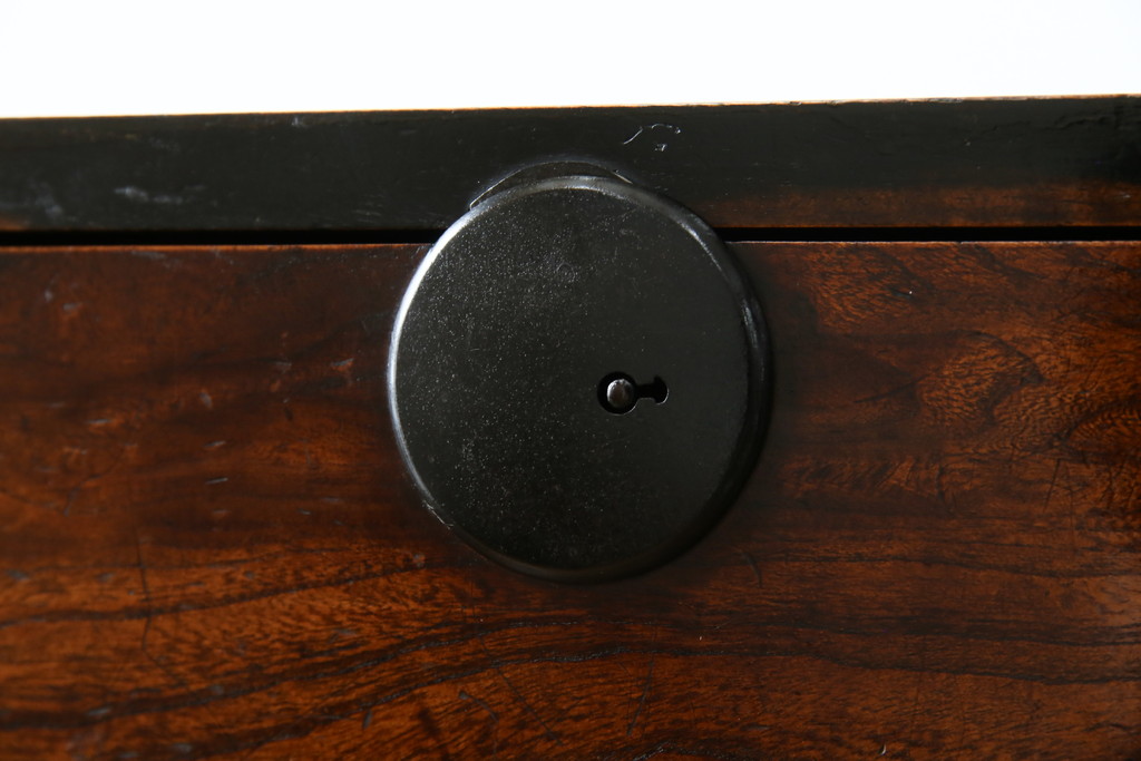 アンティーク家具　前面ケヤキ材　五丁引き　黒柿材を縁に使用した重ね箪笥(衣装箪笥、和タンス、引き出し、チェスト)(R-051875)